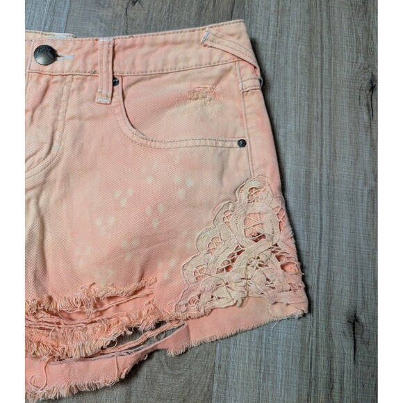 Free People Shorts Size 25 Orange Acid Wash Lace Frayed Distressed Denim - Picture 4 of 10